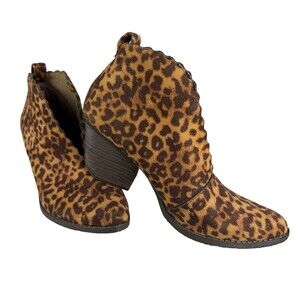 Coconuts by Matisse Leopard "Addie" Scalloped Booties 7.5 M Chunky Heel Mob Wife